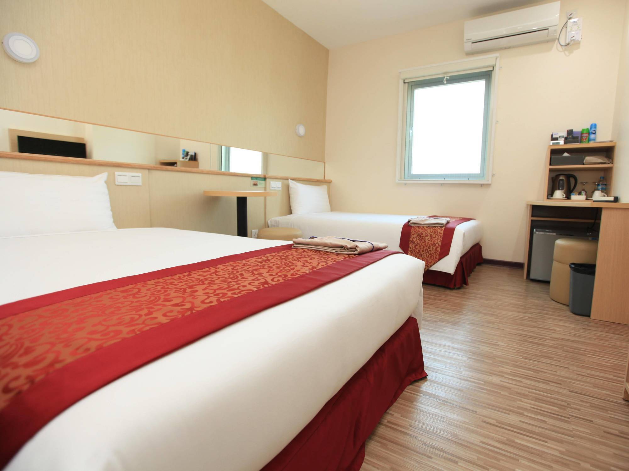 Super Hotel Yangon Exterior foto