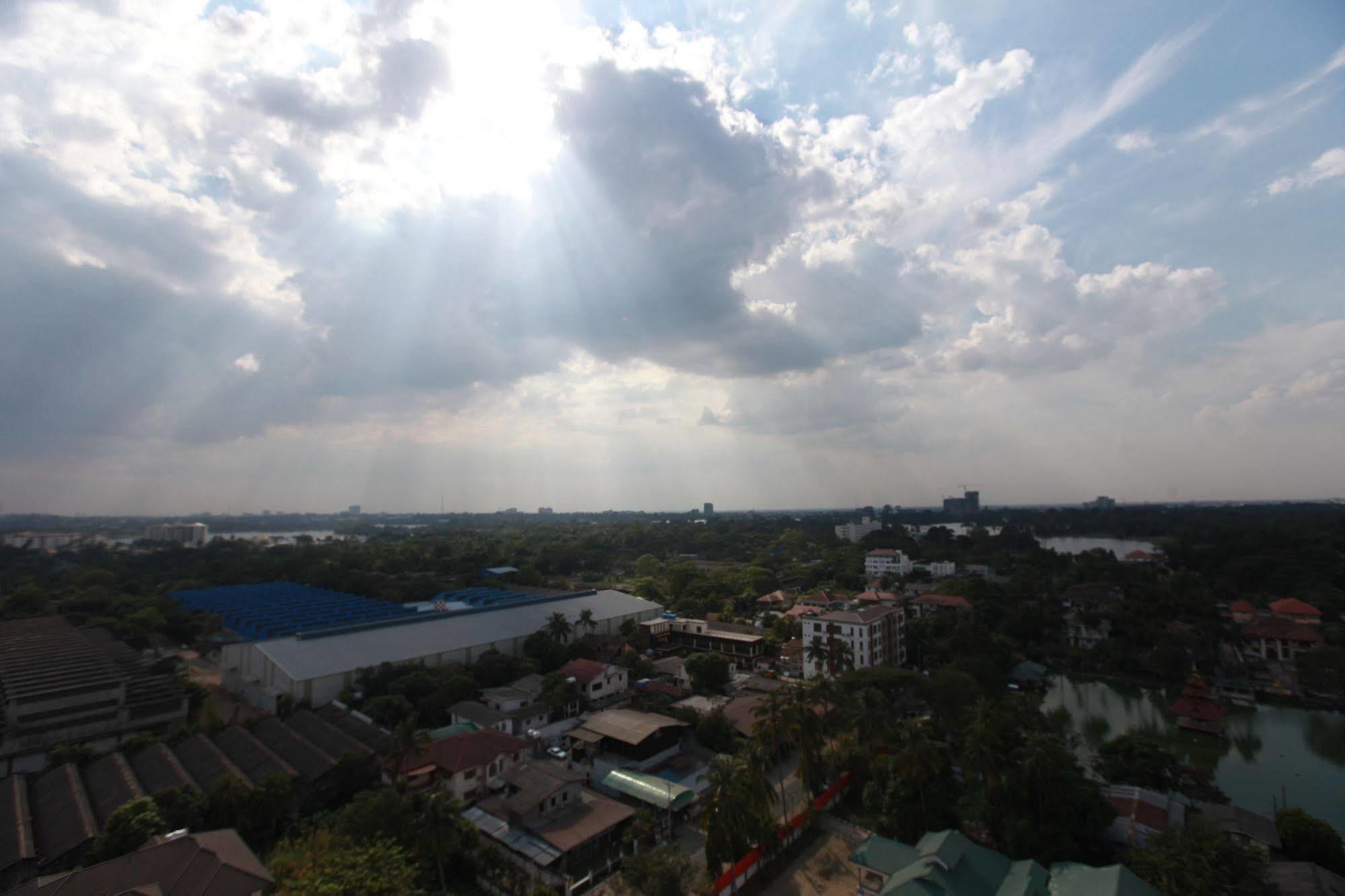 Super Hotel Yangon Exterior foto